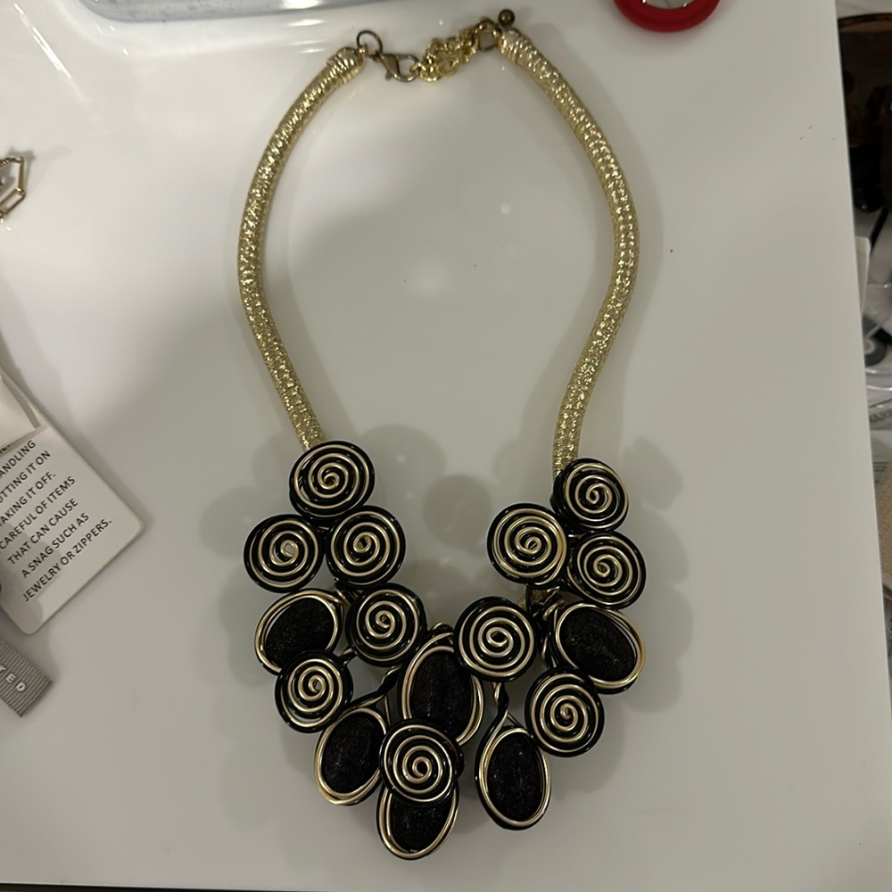 Striking statement necklace